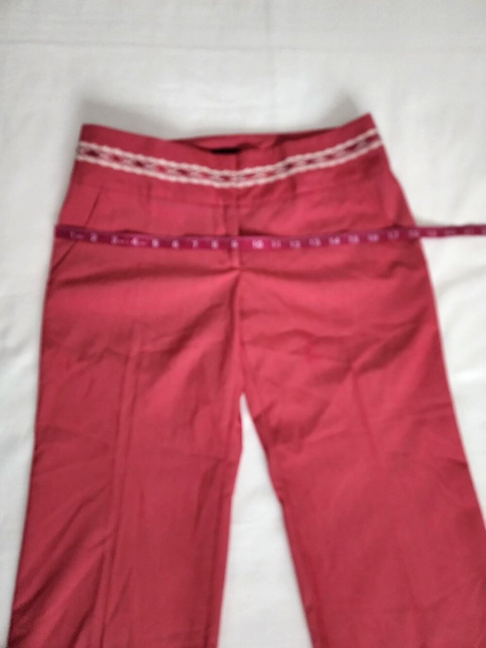 BEBE Women's Lace Detailed Waistband Crop Ankle Pants In Rhubarb Size 4 - Picture 10 of 13